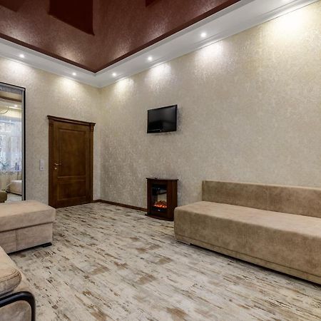 Noviy Svit 4 Apartments Lviv Bagian luar foto