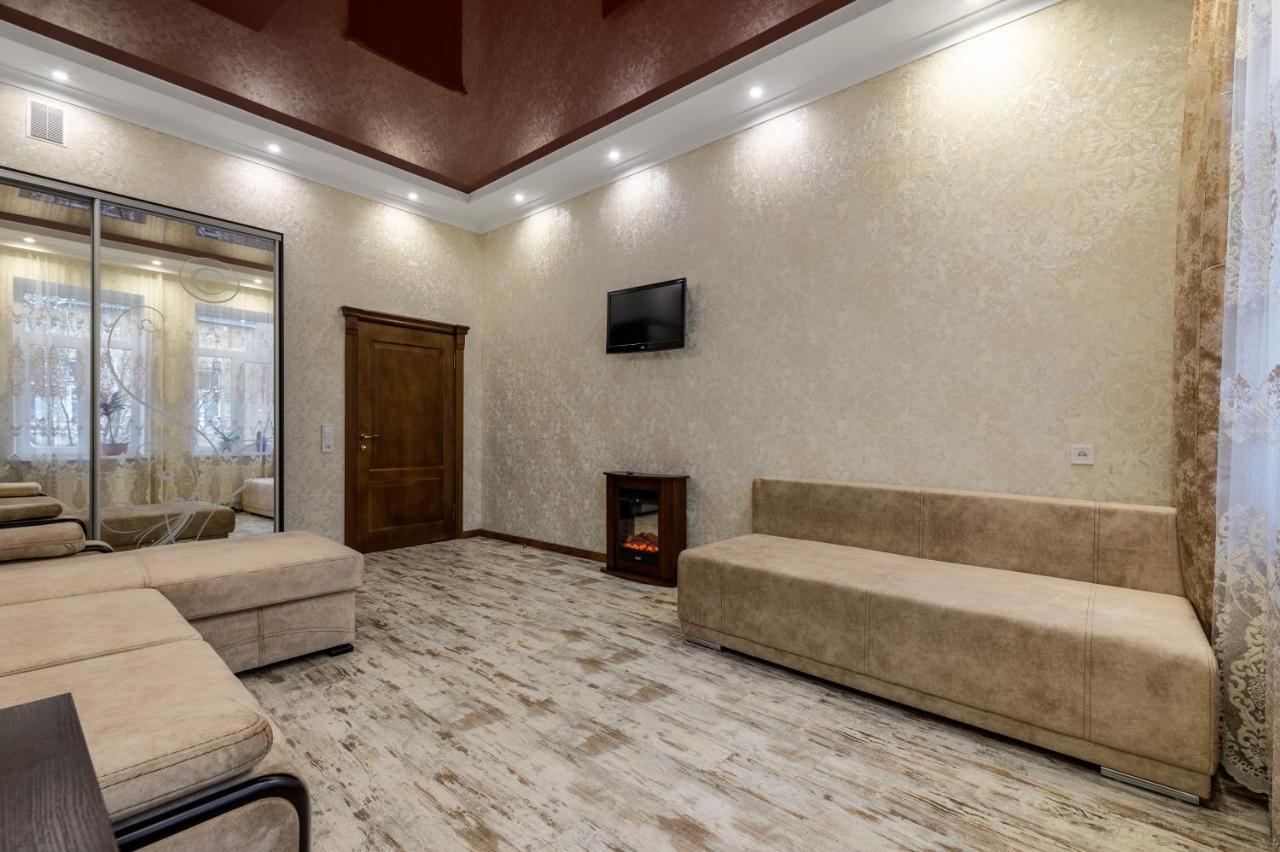 Noviy Svit 4 Apartments Lviv Bagian luar foto