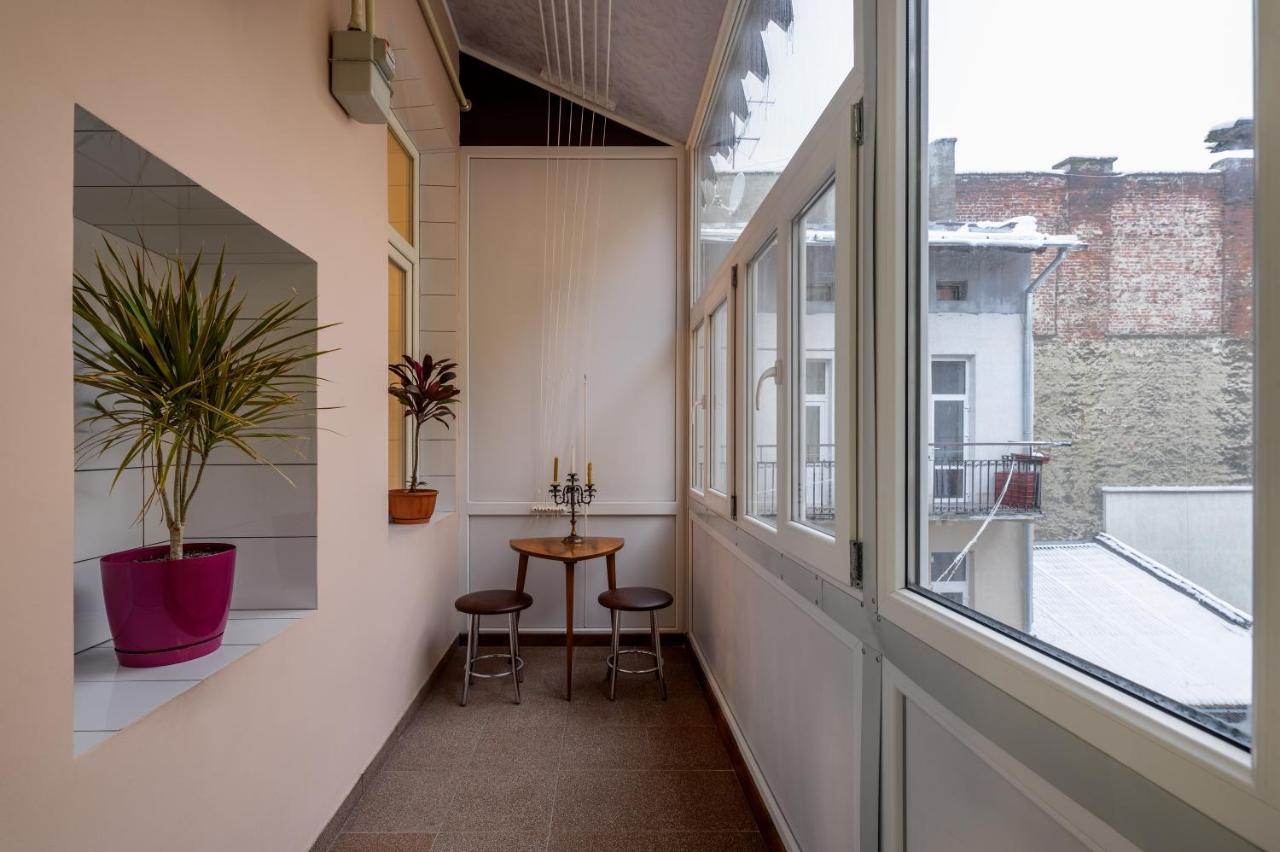 Noviy Svit 4 Apartments Lviv Bagian luar foto